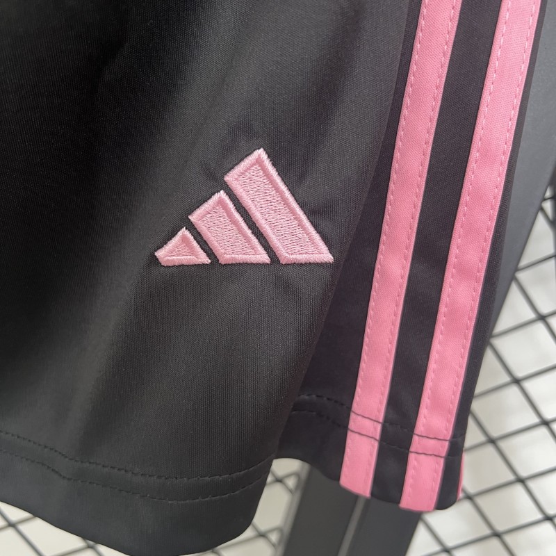 25/26 Juventus Home Shorts