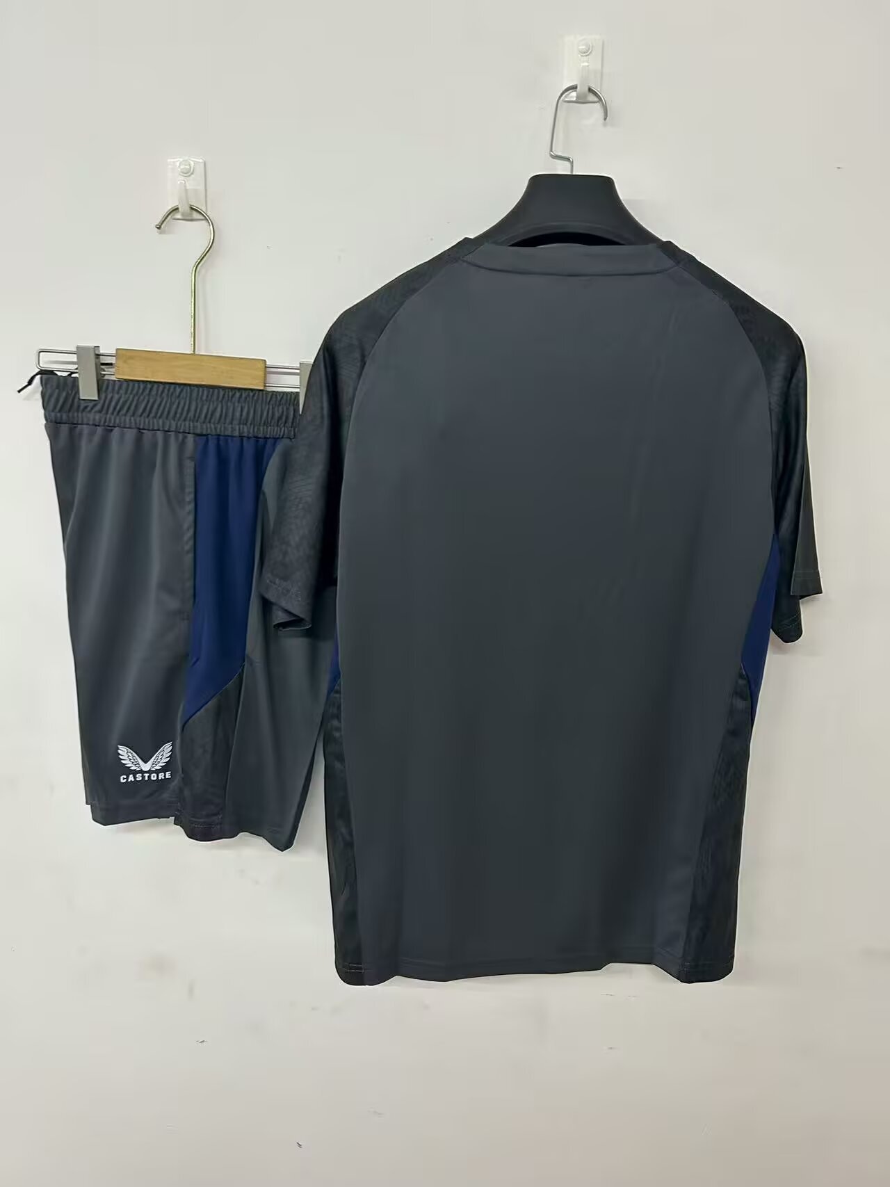 25/26 Feyenoord Rotterdam Training Jersey Grey+ Shorts