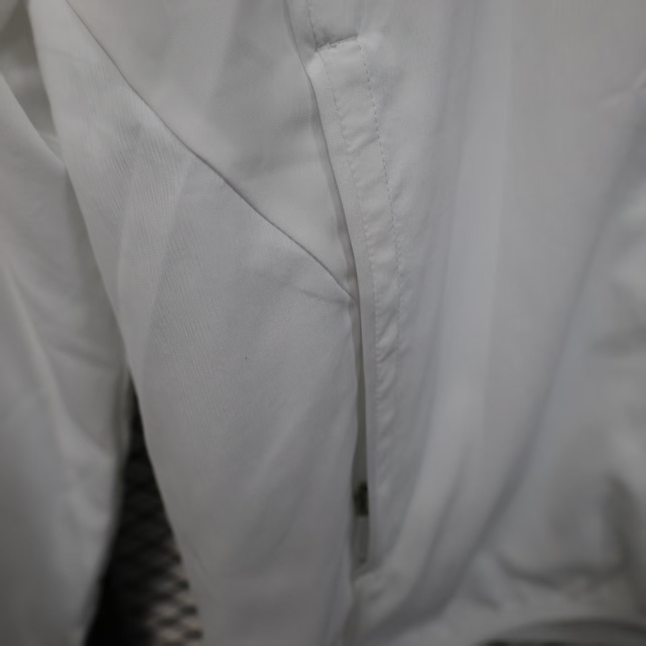 25/26 Real Madrid WHITE Windbreaker (with Inner Lining)