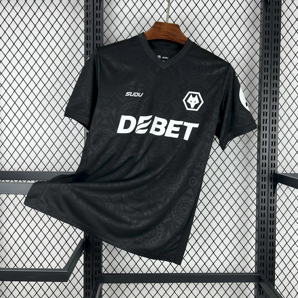 2025/26 Wolverhampton Wanderers Goalkeeper Black Jersey
