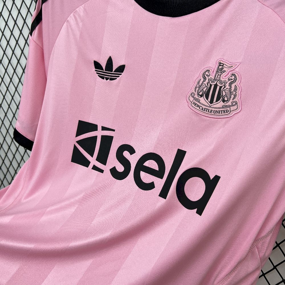 2025/26 Mens Newcastle United Goalkeeper Jersey