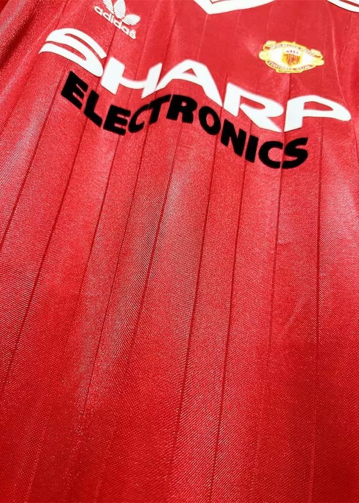 Retro 82/83 Manchester United Home Long Sleeve Jersey