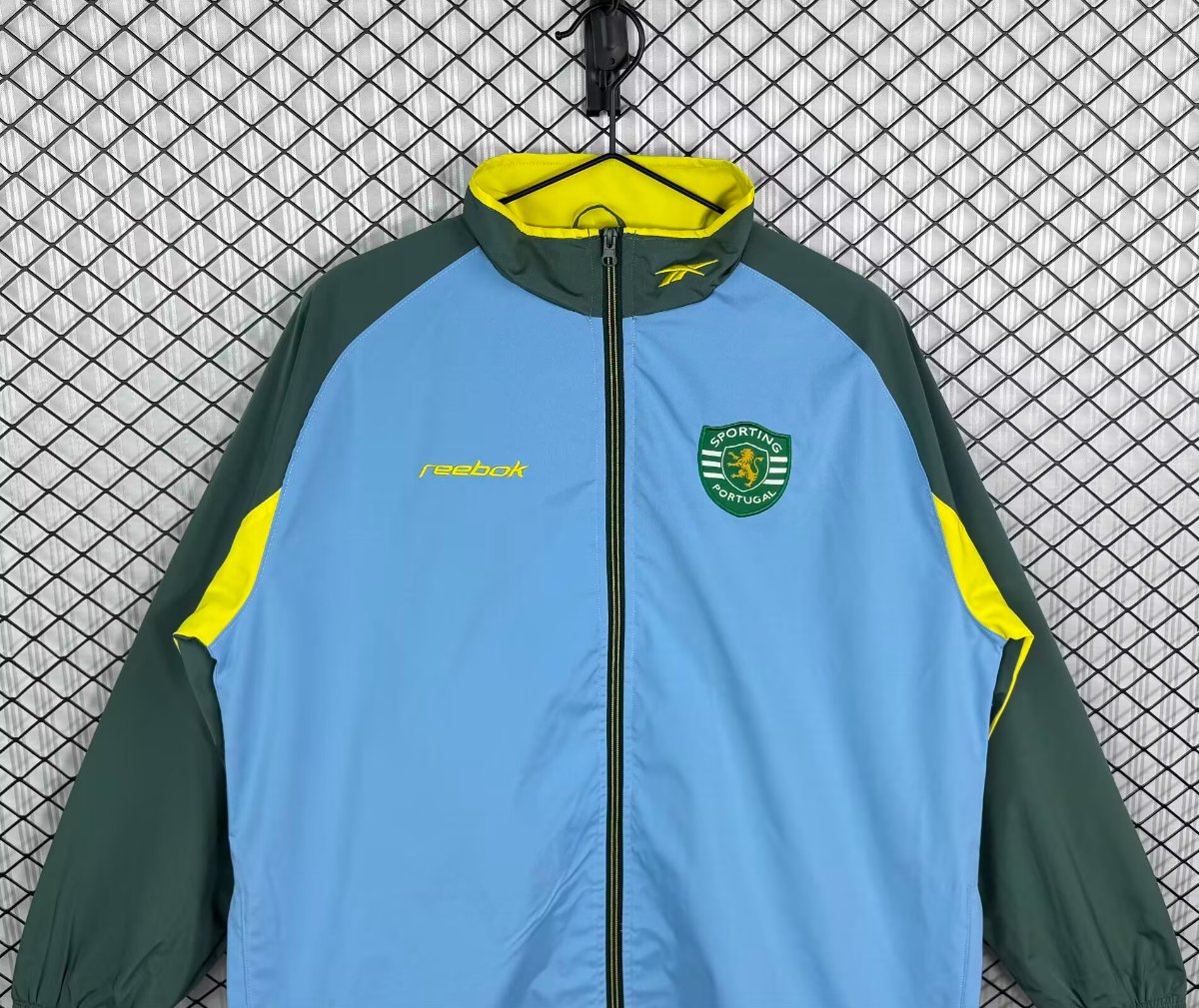 Retro 02/03 Sporting Lisbon Green Full Zipper Windbreaker